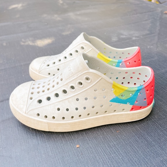 Native size 9 toddler - Picture 1 of 3